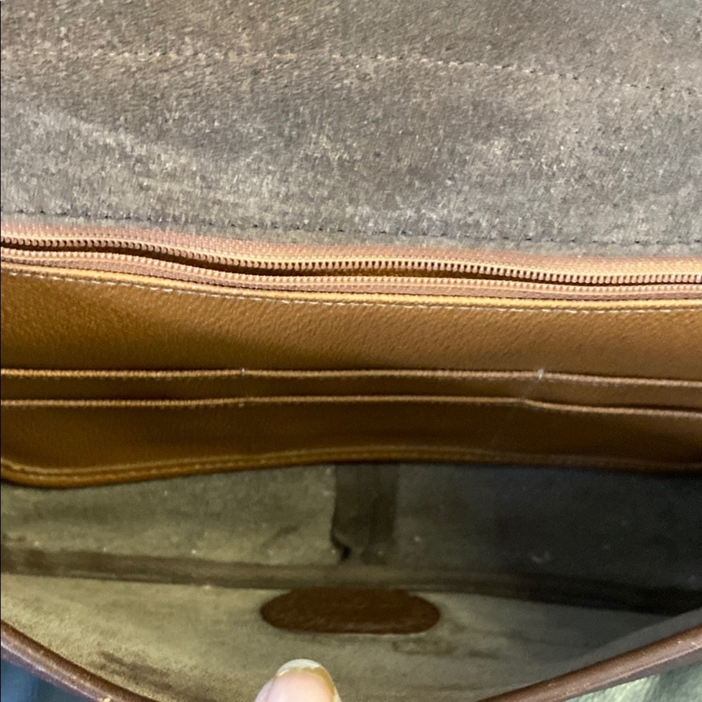Classic Dooney & Bourke Brown Leather Bag - Picture 13 of 13
